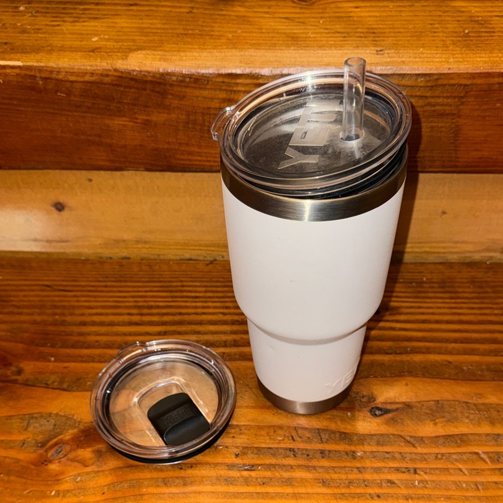 White Yeti tumbler GUC